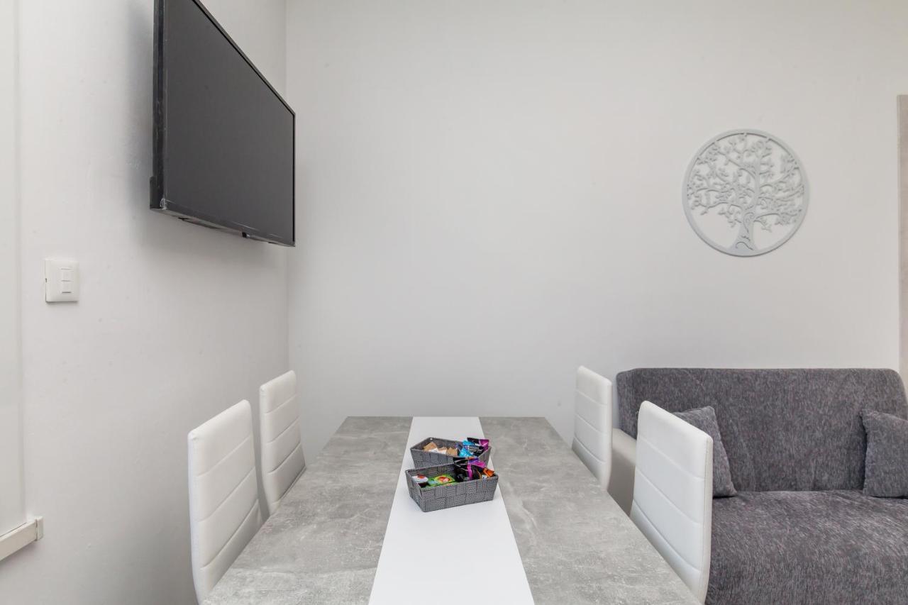 E-Bicocca Appartement Milaan Buitenkant foto